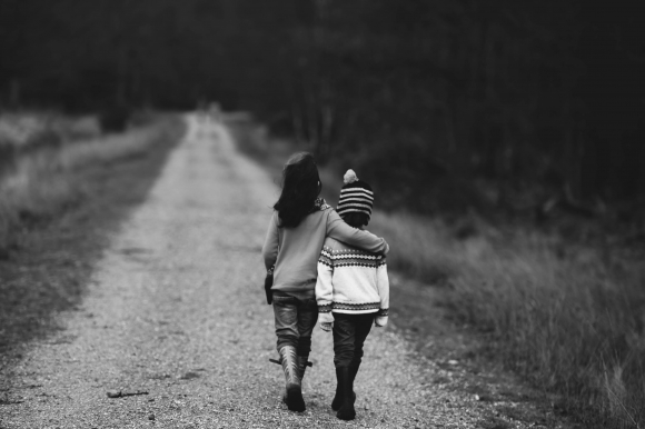공감 능력이 부모에게서 자녀, 그리고 손주에게로 3대 유전된다는 사실이 확인됐다.<BR> 언스플래쉬 제공