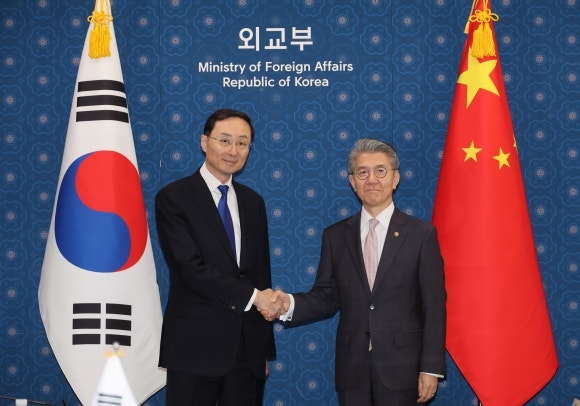<b>푸틴 방북</b>한 날… ‘외교안보대화’로 손잡은 한중