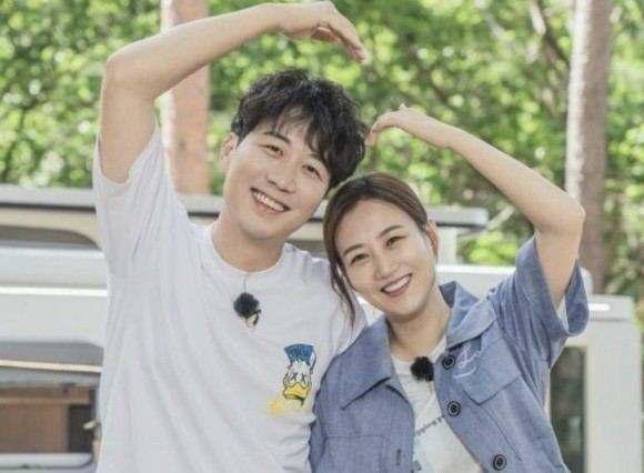 <b>장윤정</b>, 120억 현금으로 산 그 집…이웃사촌은 공유·김고은