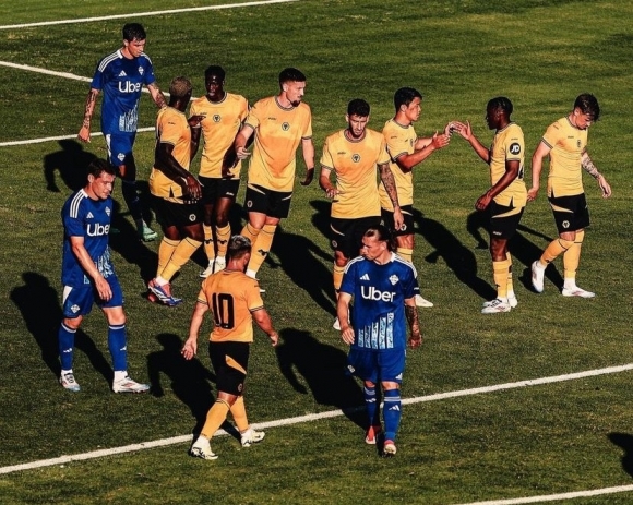 15th (local time) scene of practice match between Wolverhampton and Como. Captured from Wolverhampton's Instagram