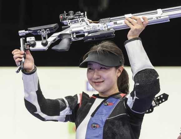 [속보] 16세 <b>반효진</b>, 공기소총 10ｍ 금…韓 하계올림픽 100호