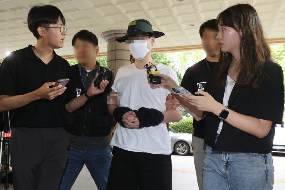 [속보] ‘<b>일본도</b> 살인’ <b>피의자</b> “피해자에게 미안한 마음 없다”