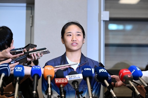 <b>안세영</b> “다른 <b>선수</b>들에게 죄송…<b>올림픽</b> 끝나고 입장 밝힐 것”
