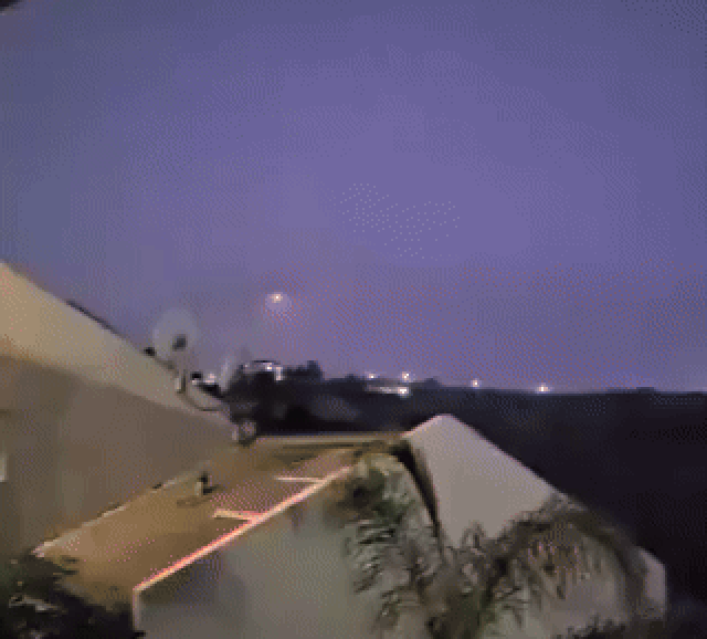 Israel's Iron Dome, the defense system, in action against Hezbollah's attack in Lebanon on the 25th (local time). August 25, 2024 Israeli government