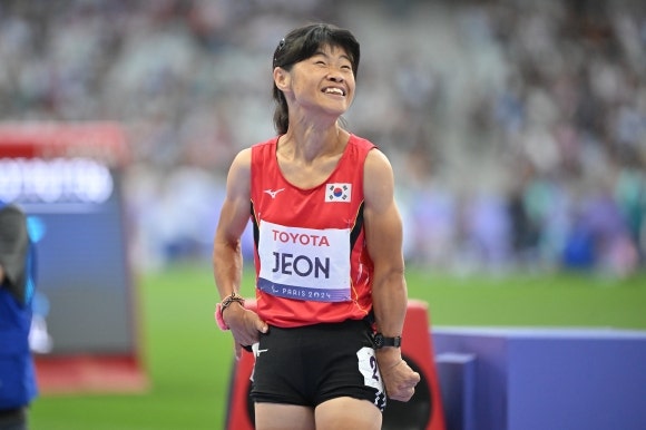 ‘작은 거인’ <b>전민재</b> “연맹 임원 반대로 생활보조 지원 못 받았다” ...