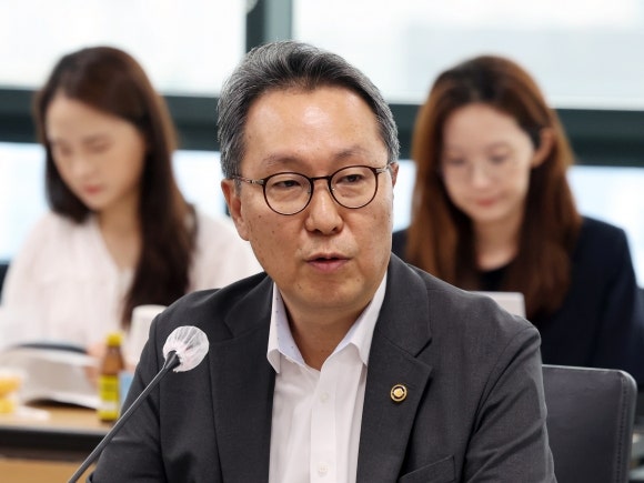 “전화할 수 있으면 경증” 발언에 뭇매…<b>박민수</b> “유감”