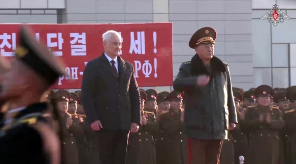 “친선단결 만세!” <b>러시아 국방장관 북한</b> 방문…‘파병’ 밀착
