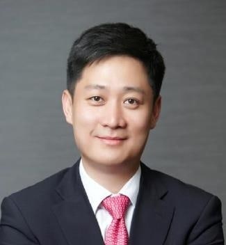 LGU+ 홍범식 사장 첫 행보는 <b>AI</b> 스타트업 발굴… ICT업계 <b>AI</b> 전환 속도전