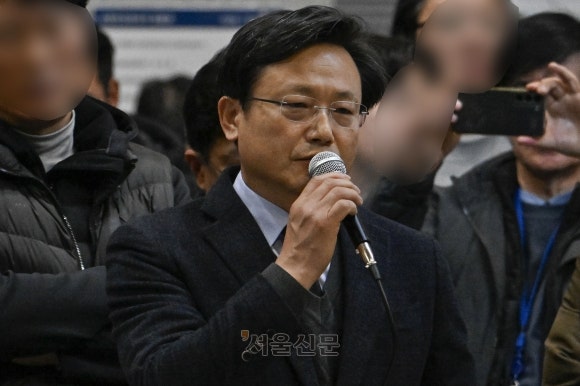 경찰, <b>제주항공 김이배 대표</b> 출국금지