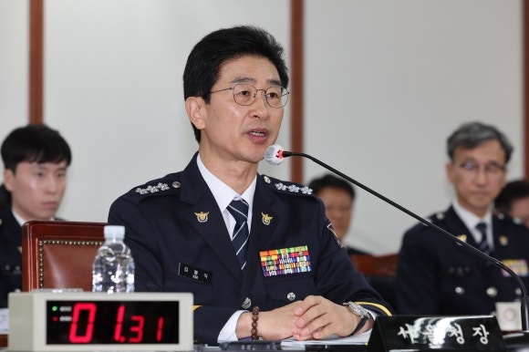 尹측 ‘국회 봉쇄’ <b>김봉식</b> 전 <b>서울</b>청장 <b>탄핵심판 증인</b> 신청