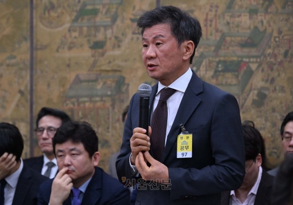 <b>문체부</b> ‘<b>정몽규</b> 중<b>징계</b>’ 법원에 제동…오는 26일 4선 도전