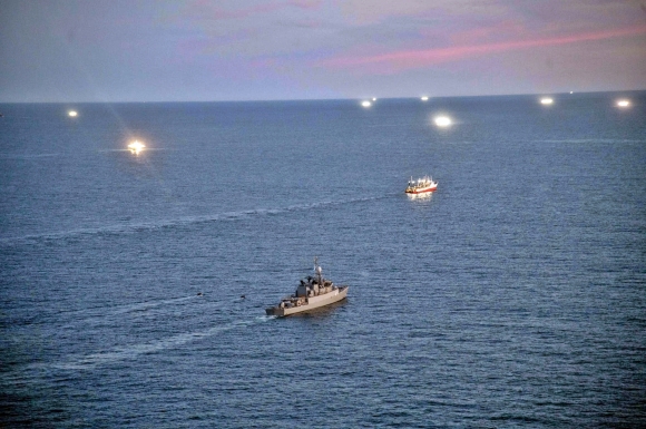 阿根廷國防部周二表示，海軍進行了外國船舶監測和控制的行動。在此行動中，兩名Corvators和P-3 Orion Anti-Submarine被稱為“潛艇殺手，以及兩艘Corvat船和C-12 Huran。