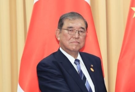 日총리 ‘금품 살포 스캔들’...초선의원에 100만원상당 <b>상품권</b> 뿌려