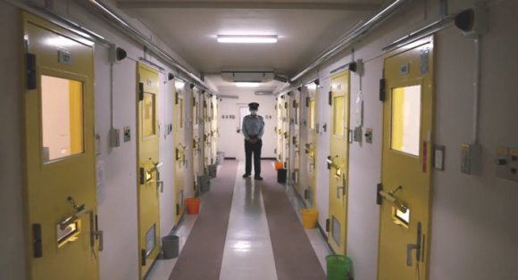 日本とちぎ現女刑務所姿. CNN キャプチャ