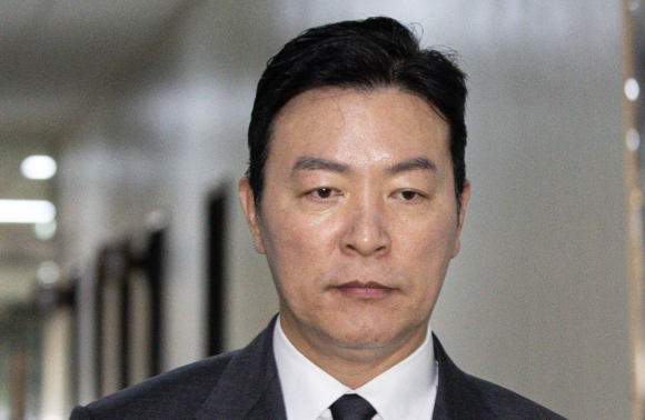 <b>김성훈 경호처 차장</b> “이달 말 <b>사퇴</b>하겠다”