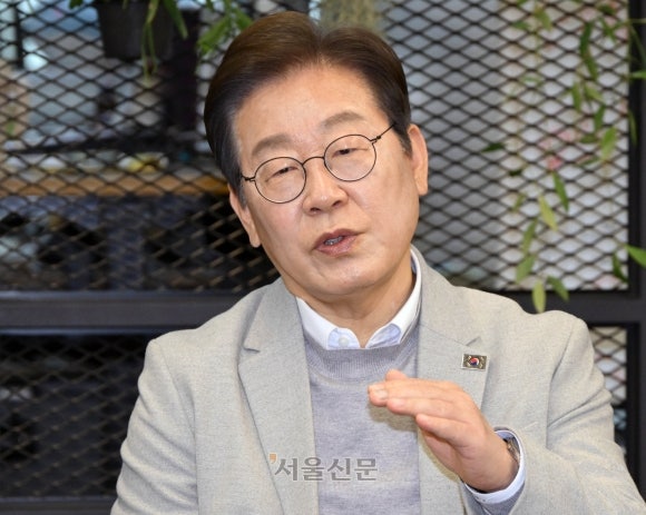 <b>이재명</b> “임기 내 <b>세종</b> 대통령<b>집무실 건립</b>할 것”