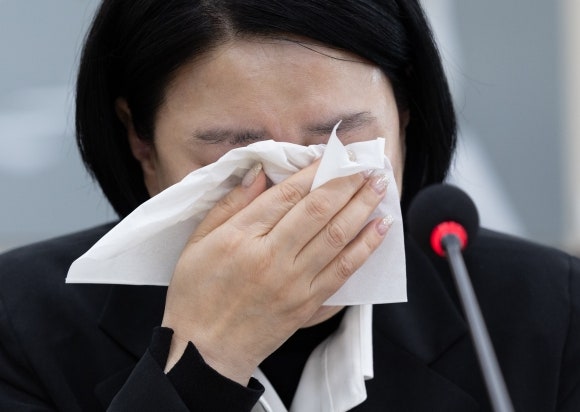 故 <b>오요안나 어머니</b> “정당 싸움에 딸 이름이…<b>진실</b> 밝혀달라”