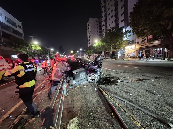<b>무면허</b> <b>음주운전</b> 20대, 중앙선 넘어 ‘쾅’…아들 군부대 가던 母 사망