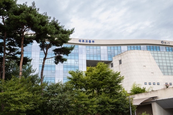 경찰, ‘<b>양평고속도로 특혜 의혹</b>’ 국토부 <b>압수수색</b>