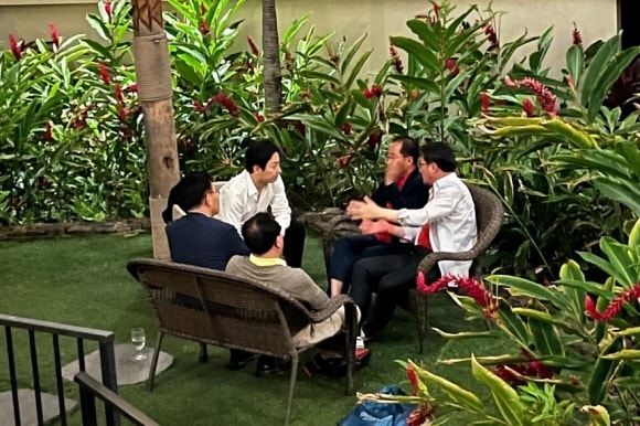 <b>홍준표</b> “尹 탈당했으니 김문수 지지”… 국힘 특사단과 <b>하와이</b>서 <b>회동</b>