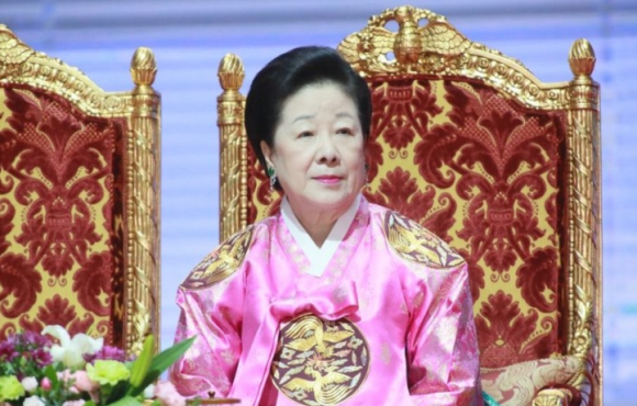 <b>한학자</b> 통일교 총재 출국금지…‘<b>김건희</b> 선물’ 관련