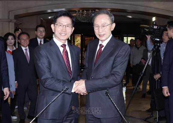 이명박 ‘청계천’·<b>박근혜</b> ‘<b>부울경</b>’…김문수 지원 사격