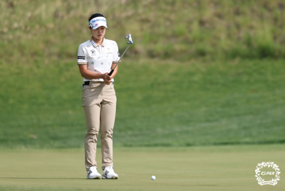 <b>이예원</b>, KLPGA 투어 <b>셀트리온</b> 퀸즈 마스터즈 1라운드 공동 <b>선두</b>…5연패 ...