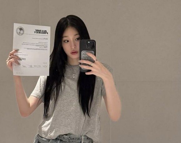 ‘<b>재벌 4세</b>’ <b>아이돌</b> 나왔다…신세계 이명희 회장 손녀, 테디 손잡고 데...