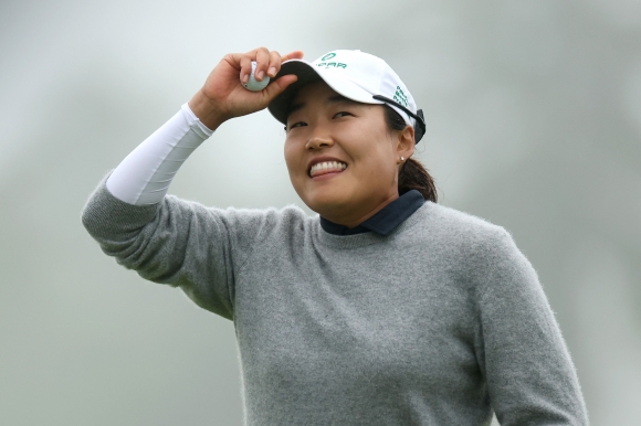 12년 만에 잡은 우승기회 한 타차로…<b>이일희</b>, 숍라이트 <b>LPGA</b> 클래식서 준...