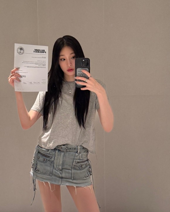 신세계 정유경 회장 장녀, 아이돌 그룹 <b>데뷔</b>