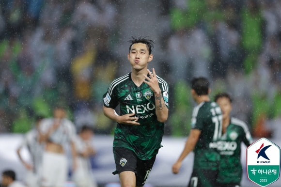 K리그1 <b>전북 16경기</b> 연속 <b>무패</b> 행진, 서울과 1-1 무승부