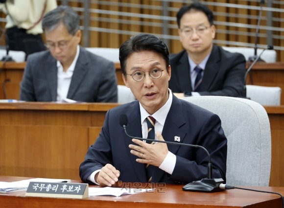 <b>김민석</b> “제2의 <b>논두렁 시계</b> 프레임”…재산 <b>의혹</b>에 격한 반박