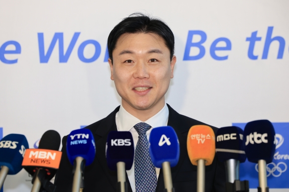 봅슬레이 전설 <b>원윤종</b>, <b>IOC 선수위원</b> 선거 최종 <b>후보</b>에 포함