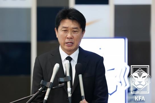 용병 선수 향해 ‘코쟁이’ 막말…<b>이상윤</b> 축구 <b>해설위원</b> “선수·팬들에...