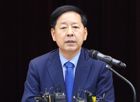 <b>구윤철</b> “대한민국 건설하겠다”…<b>경제</b>사령탑 첫 일성