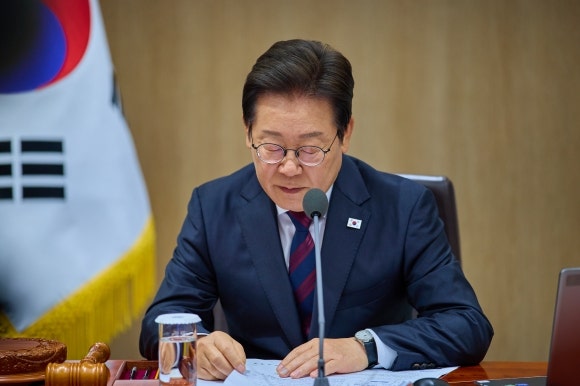 李, 주말에 국무회의 열어 ‘31.8조 <b>추경</b>’ 의결