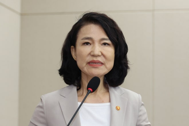 “좌파들은…” 보수유튜브 출연 <b>이진숙</b>에 감사원 “<b>정치중립</b> 의무 <b>위반</b>...