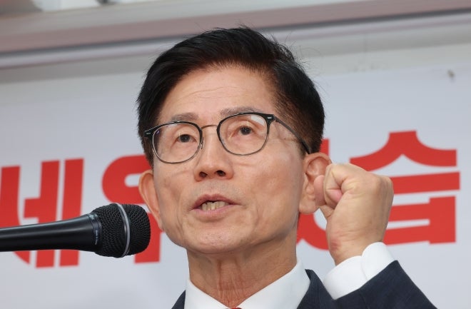 [속보] <b>김문수</b> “<b>이재명 독재</b> 폭주 막겠다”… 국힘 당대표 출마 선언