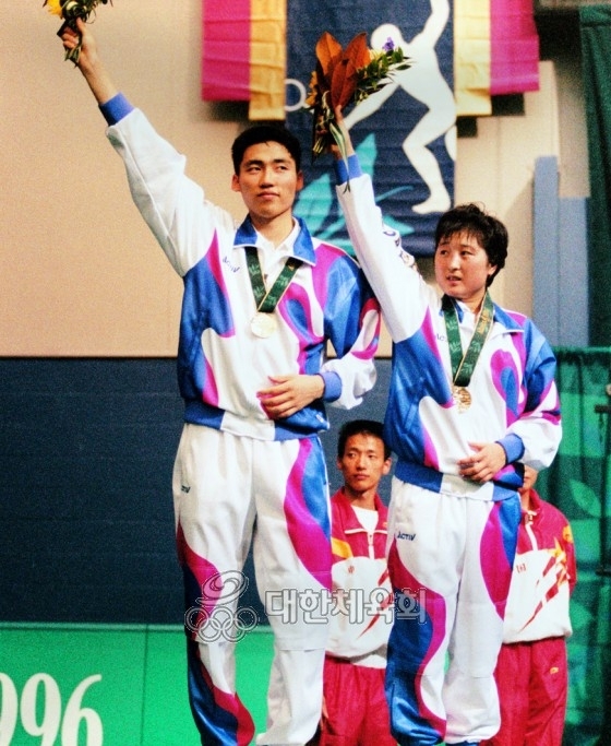 <b>배드민턴</b> <b>서승재</b>-<b>김원호</b>, 이용대-유연성 이후 9년 만에 남자복식 세계 ...