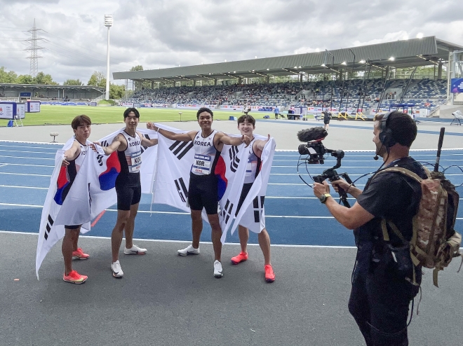 한국 <b>육상 남자</b> 400ｍ <b>계주</b>팀, 사상 처음 하계U대회 <b>우승</b>…한국 신기록...