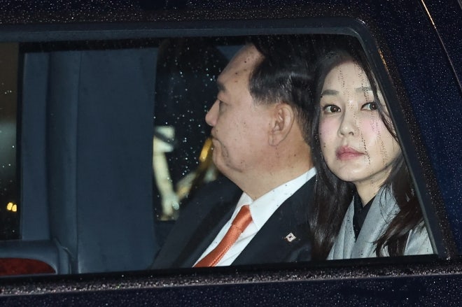 <b>김건희</b> 친<b>오빠</b> 김진우씨 특검 <b>소환조사</b> 중…양평 특혜·명품목걸이 의혹