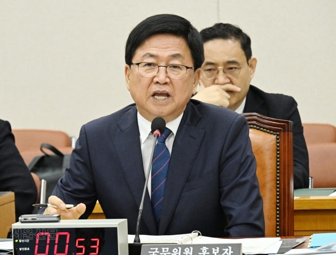 정치 편향·이념·음주운전 논란에… 고개 숙인 <b>최교진</b> ‘사과 청문회’