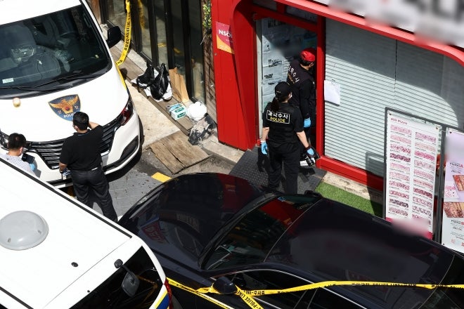 대낮 <b>관악구</b> 피자집 <b>칼부림</b>에 3명 사망…40대 피의자도 부상