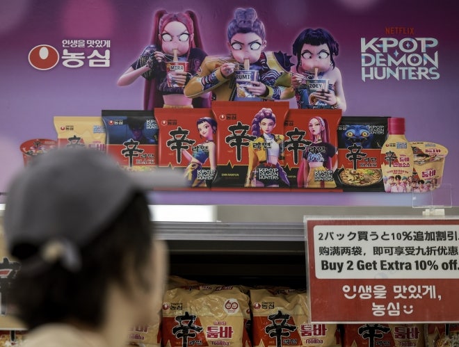 오겜 제친 <b>케데헌</b>, <b>넷플릭스</b> 역대 <b>1위</b>