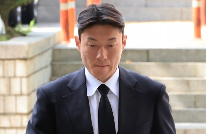 ‘<b>불법촬영</b>’ <b>황의조</b> 2심도 징역형 <b>집행유예</b>…“피해자에 진심으로 죄송...