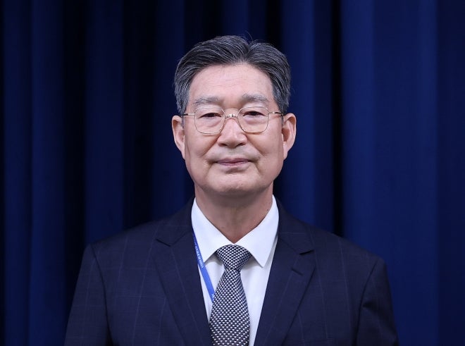 ‘李정부 첫 민정수석’ <b>오광수</b>, 한학자 통일교 총재 <b>변호인 사임</b>