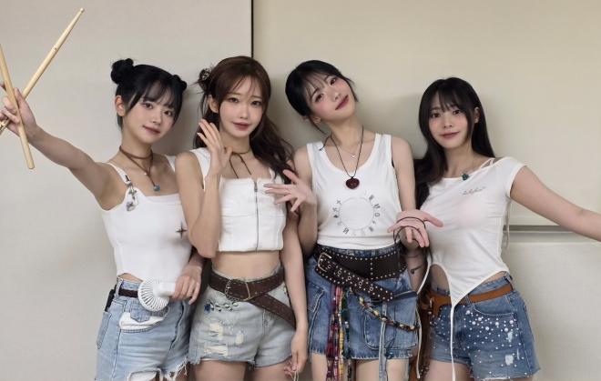 그룹 QWER. QWER 인스타그램 캡처