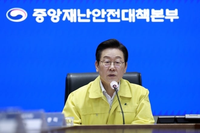 李 “<b>국정</b> 최고 <b>책임</b>자로서 송구” 첫 공식 사과