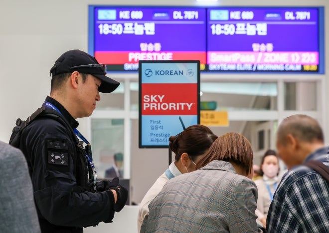 “아는 동생이 표 줬다” <b>캄보디아 출국</b>하려던 30대男 경찰이 <b>제지</b>
