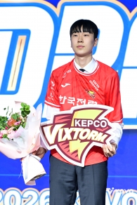 남자배구 드래프트, 전체 1순위 <b>방강호</b> <b>한국전력</b> 품으로